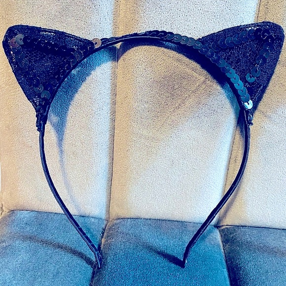 🎊💥HP!!💥🎊 Black Lace & Sequin Cat Ears Headband - Picture 8 of 9